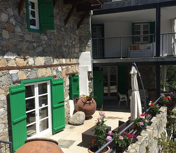 Landhuis Maison Elena *