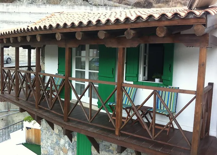 Maison Elena Kalopanagiotis